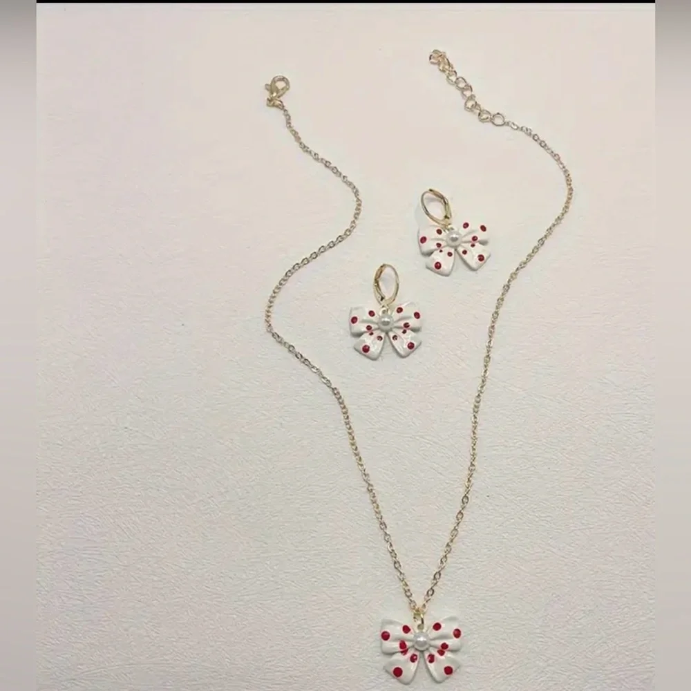 Bow Necklace & Earring Set - Picture 3 of 6